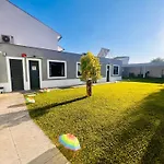 Kariokas Guest house Agueda